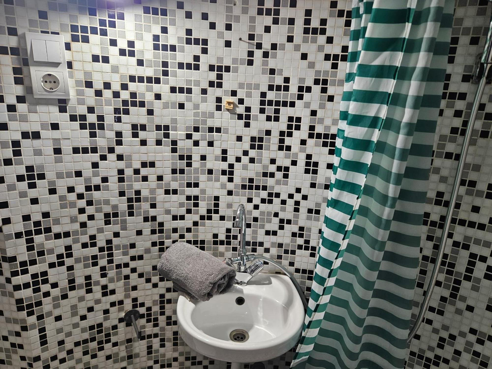 Cute Little Flat Near Kazinczy Downtown Apartment *